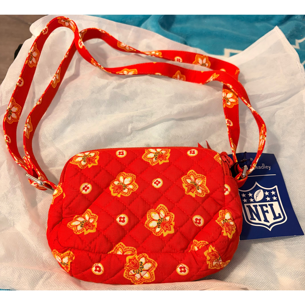 Brand New KC Vera Bradley Crossbody Small in Red - Picture 2 of 4
